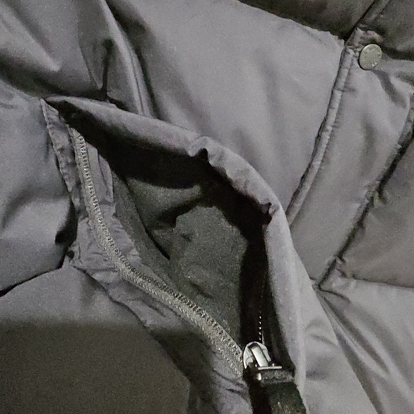 Aritzia The Super Puff Mens Vest - Picture 9 of 16